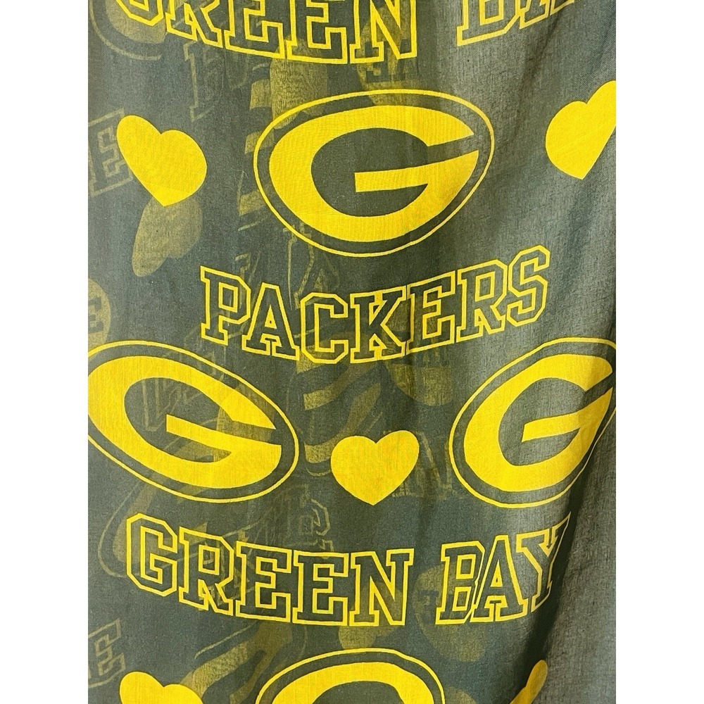 Forever Collectibles NFL GreenBay Packers Love Infinity Scarf 100% Polyester (F) - Picture 2 of 6